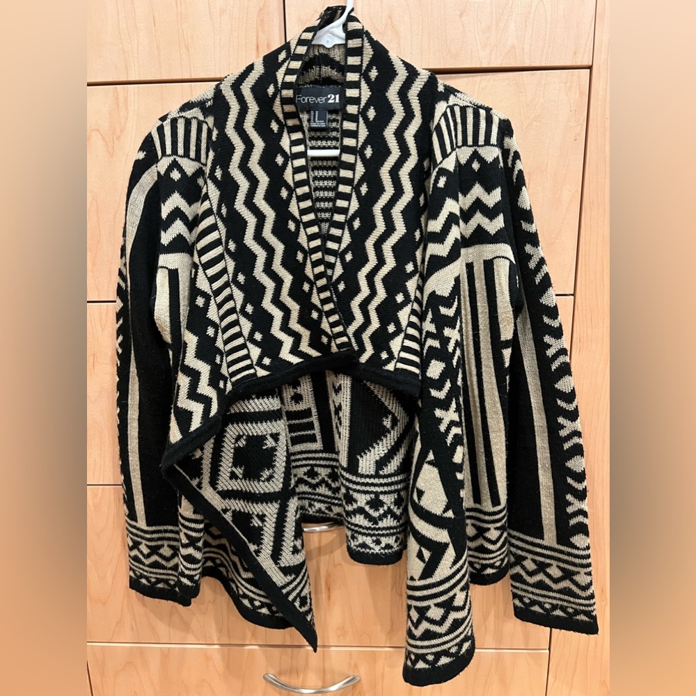 Forever 21 geometric pattern cardigan